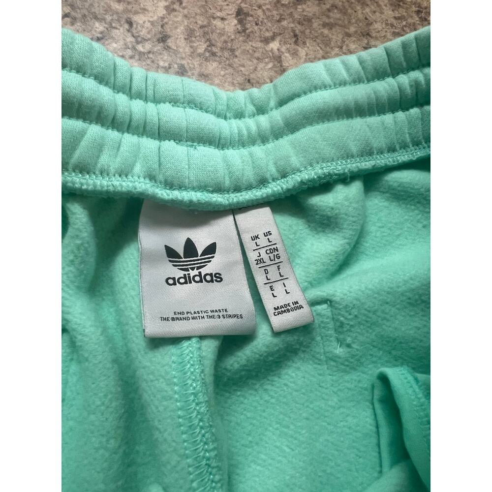 Adidas Originals Adicolor Seasonal Archive shorts Size Large - Picture 2 of 3